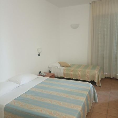 Hotel Beaurivage Senigallia Buitenkant foto