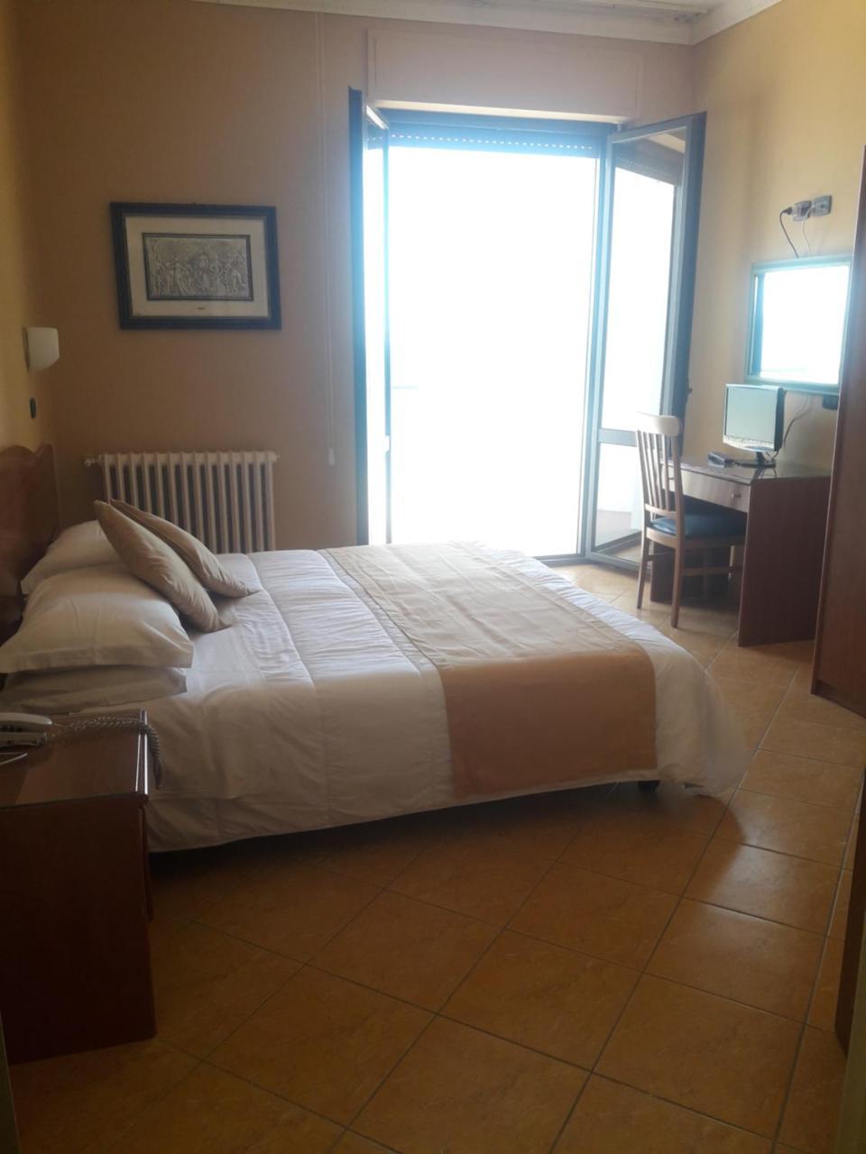 Hotel Beaurivage Senigallia Buitenkant foto